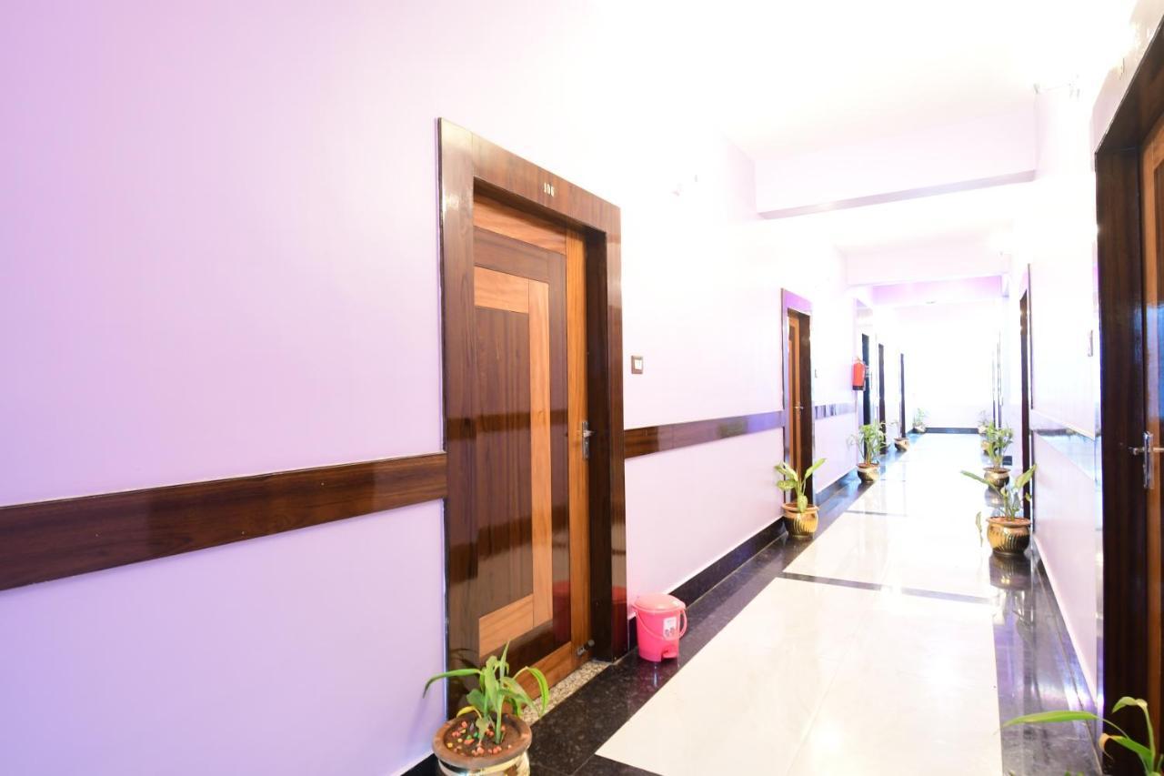 Hotel Sushree International Bhuvanesvar Kültér fotó