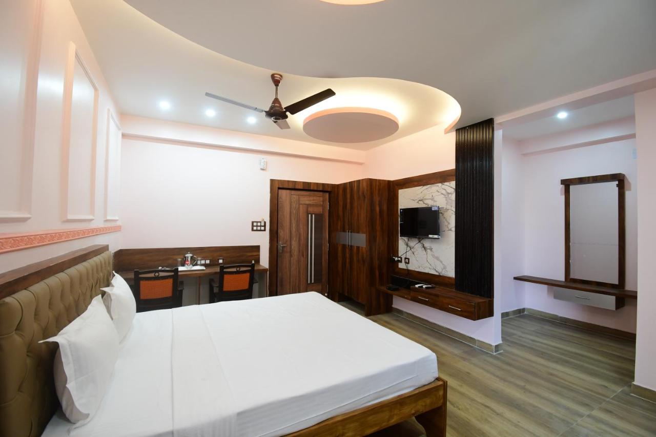 Hotel Sushree International Bhuvanesvar Kültér fotó